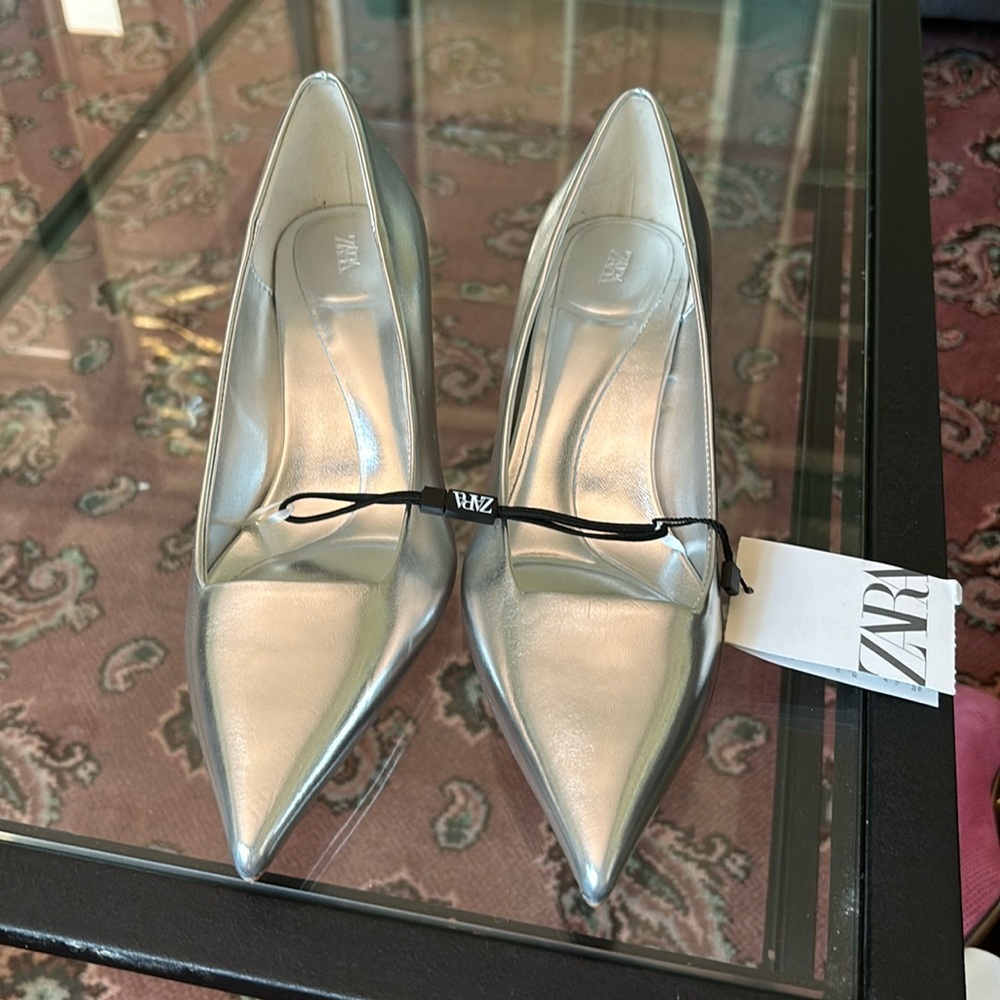 Zara- size 38 - NWT- silver kitten heel!